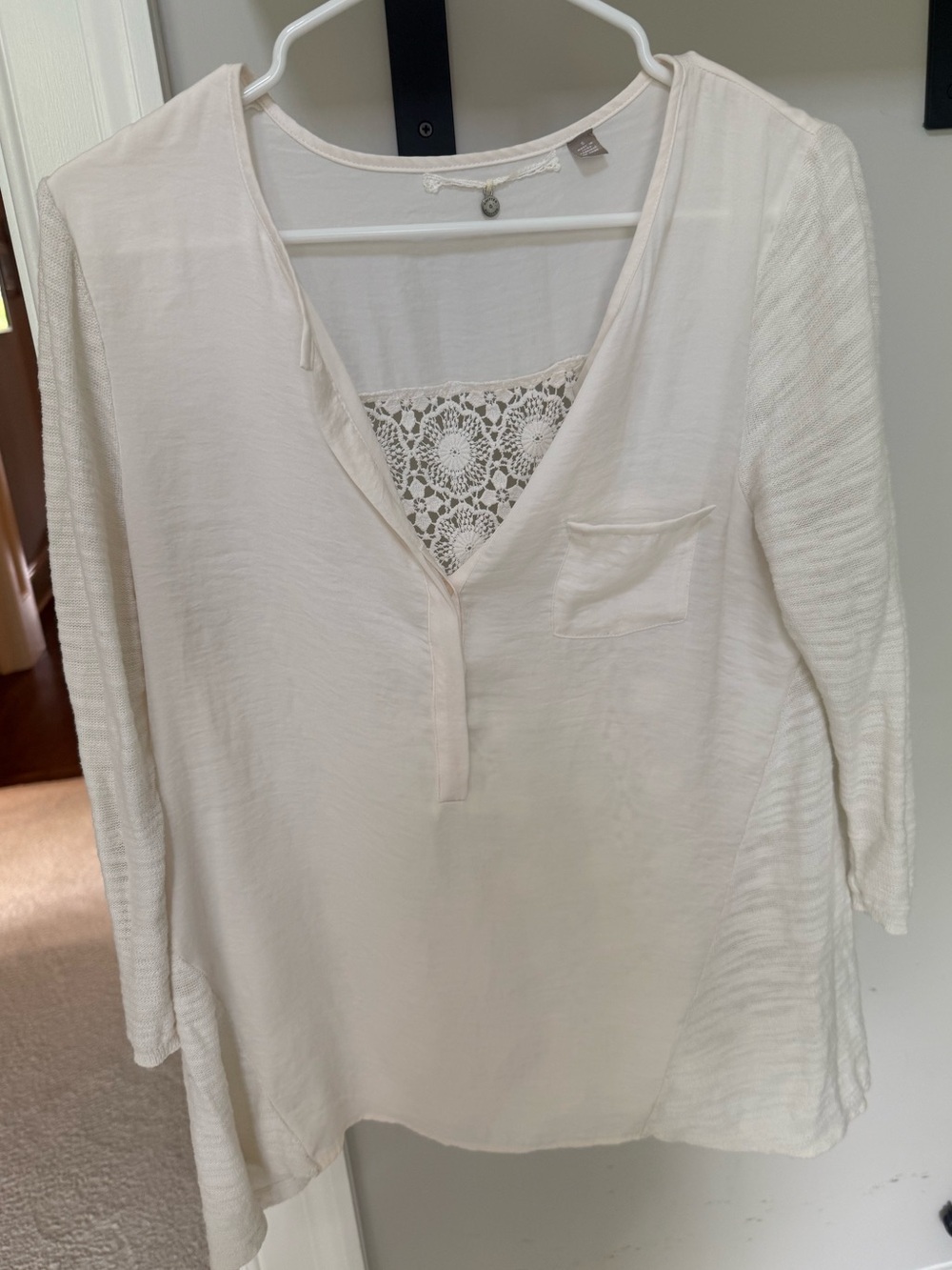 Women’s Cream Crochet-Inset V-Neck Tunic